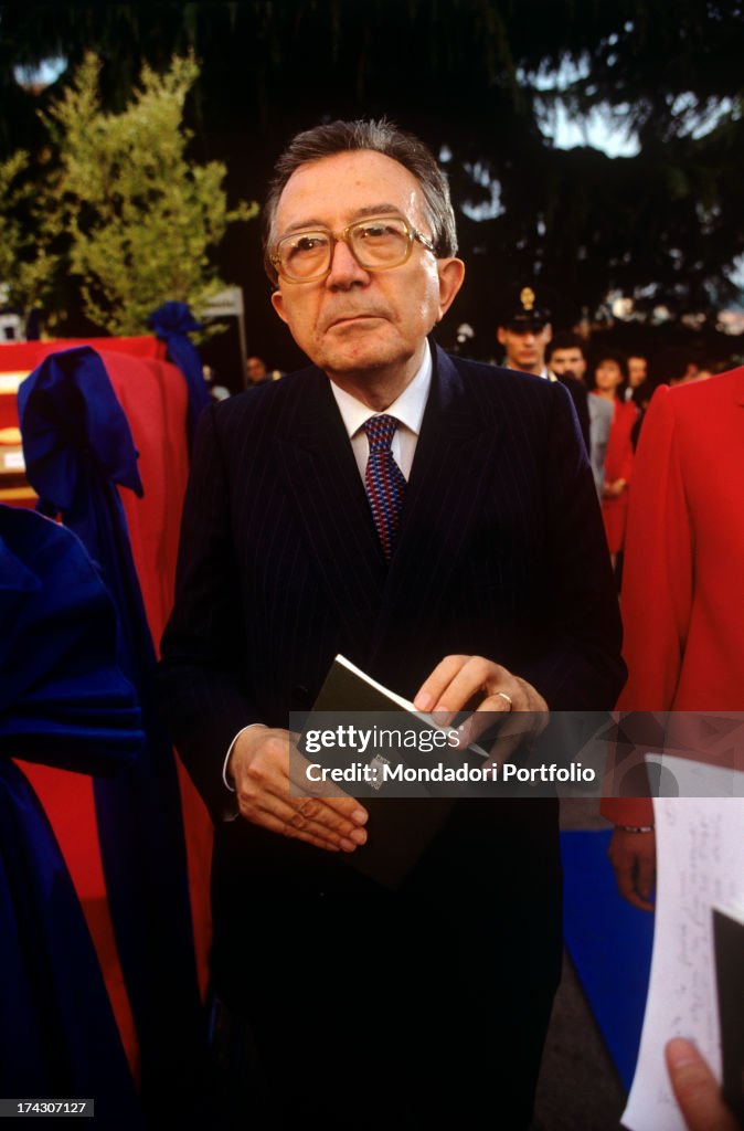 Anda Rotti Italian politician Giulio Andreotti touching a booklet that he's ...