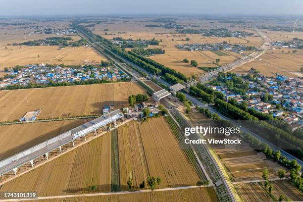 anns high-speed henan huaxian county enjoys section of the river crossing the railway fast-track - huaxian stock pictures, royalty-free photos & images