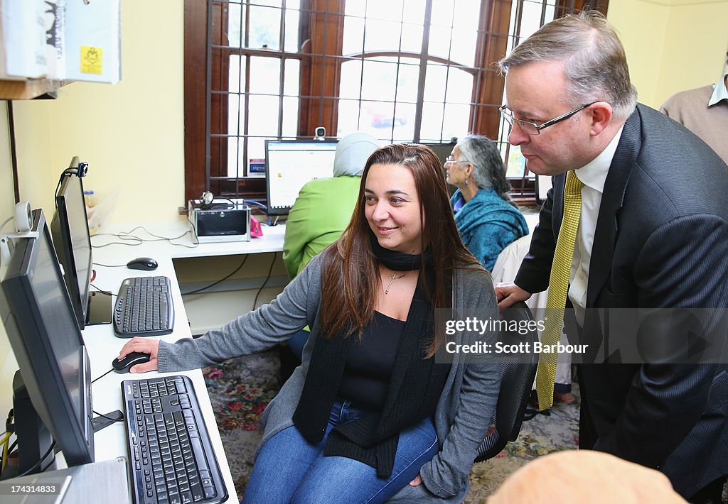 Deputy PM Albanese Switches On NBN In Brunswick