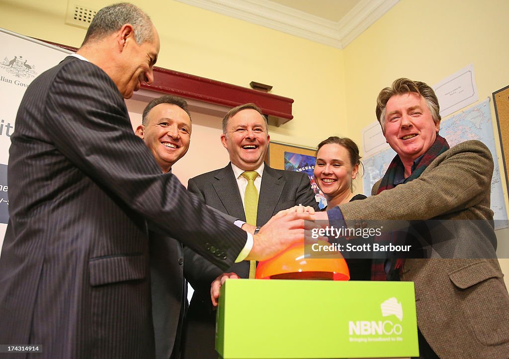 Deputy PM Albanese Switches On NBN In Brunswick