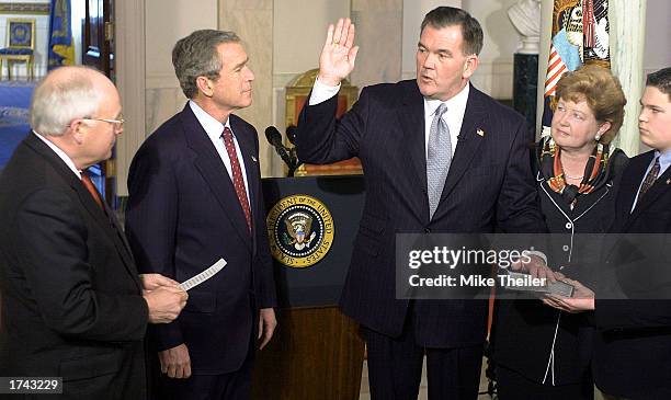 Hd Tom Ridge Security Secretary Tom Ridge Photos and Premium High Res Pictures ...