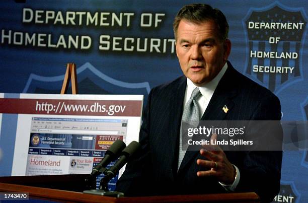 Hd Tom Ridge 1,387 Security Secretary Tom Ridge Stock Photos, High-Res Pictures, and ...