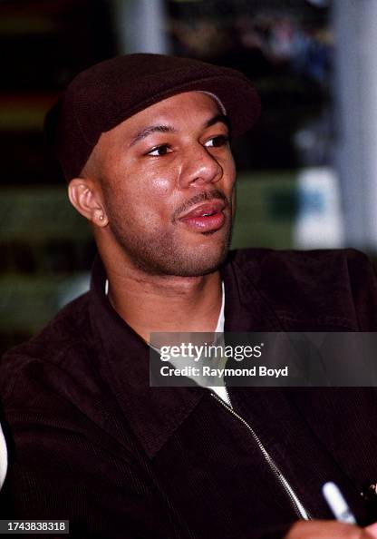 Common Rapper Sign Rapper Common signs autographs and greets fans at George's Music Room ...
