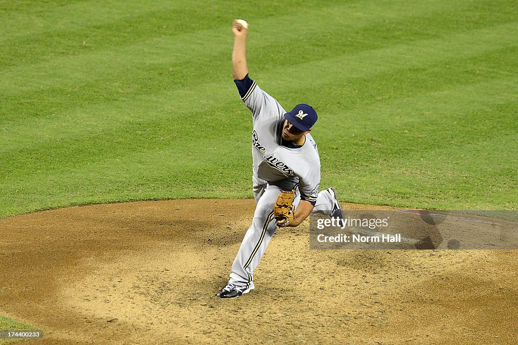 Milwaukee Brewers v Arizona Diamondbacks