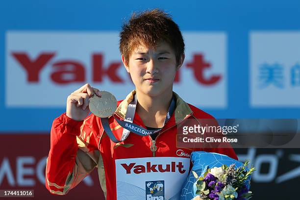 Yajie Si of China celebrates winning gold in the Women's 10m Platform Diving final on day six of the 15th FINA World Championships at Piscina...