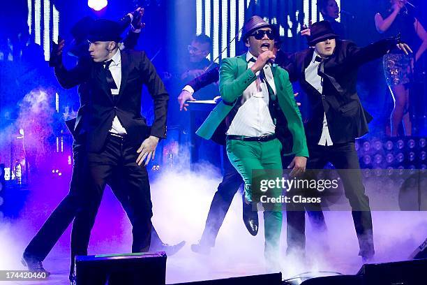 59 Samo (Singer) Photos & High Res Pictures - Getty Images