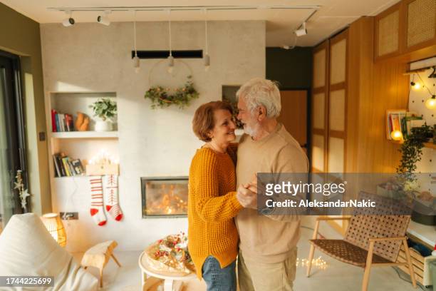 slow dance on christmas day - slow dancing stock pictures, royalty-free photos & images