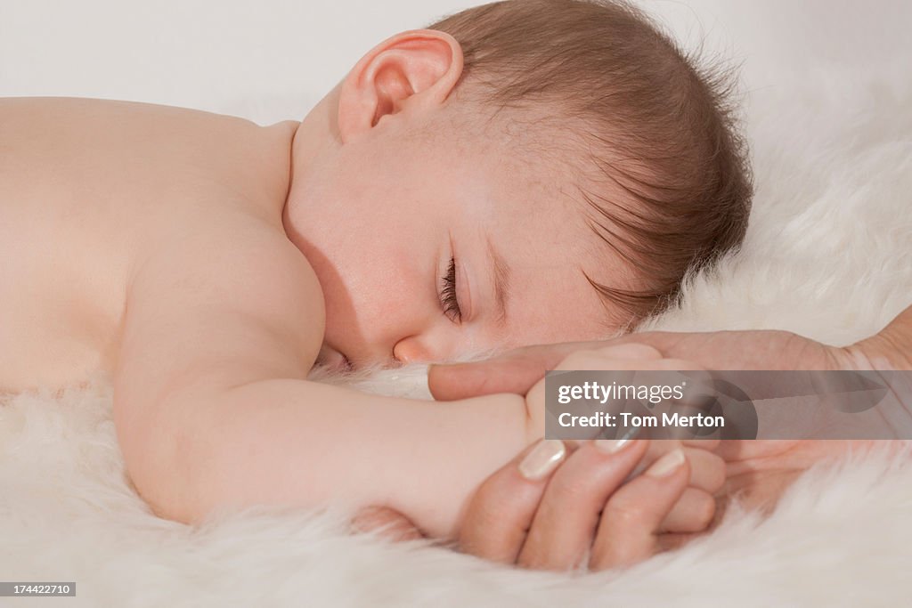 Un bambino dormire