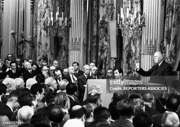 Conférence de presse du Général de Gaulle dans la salle des Fêtes de l'Elysée à Paris le 28 octobre 1966