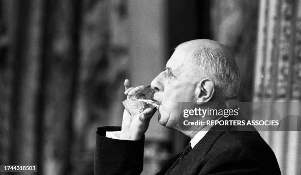 Conférence de presse du Général de Gaulle dans la salle des Fêtes de l'Elysée à Paris le 28 octobre 1966