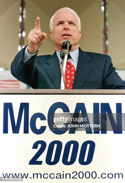 Republican Senator John McCain announces his official bid for the 2000 White House race 27 September 1999 in Nashua, New Hampshire. Evoking five...