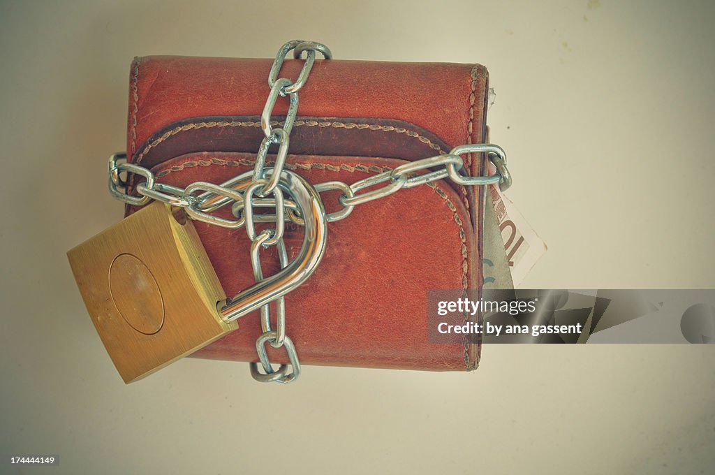 Chained wallet