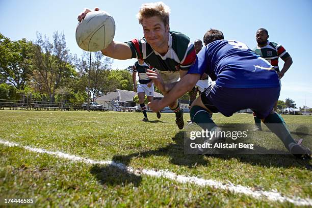 rugby player diving to score a try - rugby - fotografias e filmes do acervo