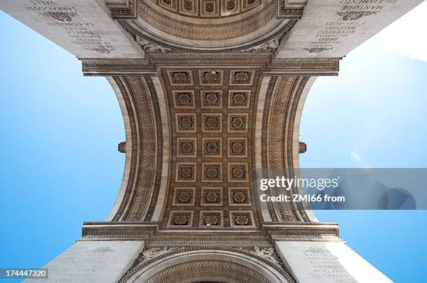l'arc de triomphe - triumphal arch stock pictures, royalty-free photos & images