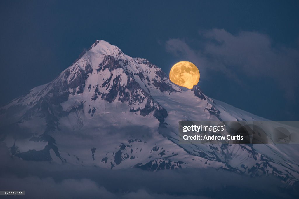 Moonrise High-Res Stock Photo - Getty Images