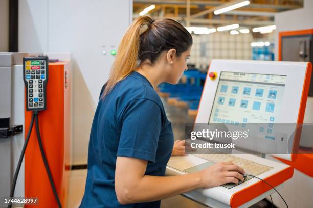 Factory Worker Using Pc 1,353 Desktop Computer Factory Stock Photos, High-Res Pictures, and ...