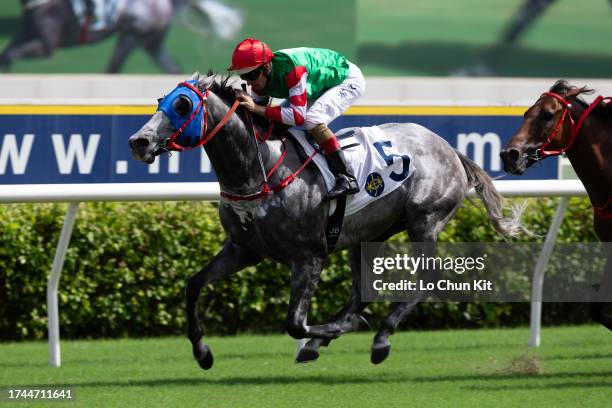 Jockey Hugh Bowman riding Chiu Chow Brother wins the Race 4 So Kon Po Handicap at Sha Tin Racecourse on September 17, 2023 in Hong Kong.