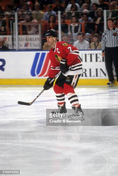 Chris Chelios of the Chicago Blackhawks skates on the ice during an NHL game against the Los Angeles Kings on February 6, 1996 at the Great Western...