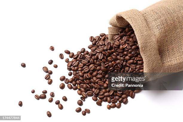 coffee beans in sack - sack stockfoto's en -beelden