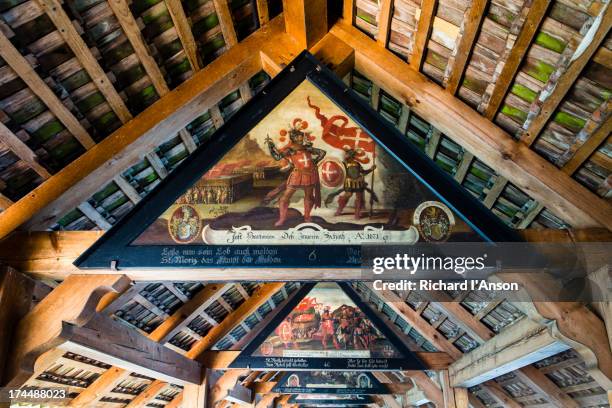 roof panels on kapellbrucke (chapel bridge) - kapellbrücke stock-fotos und bilder