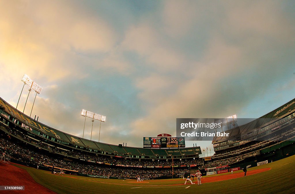 Los Angeles Angels of Anaheim v Oakland Athletics