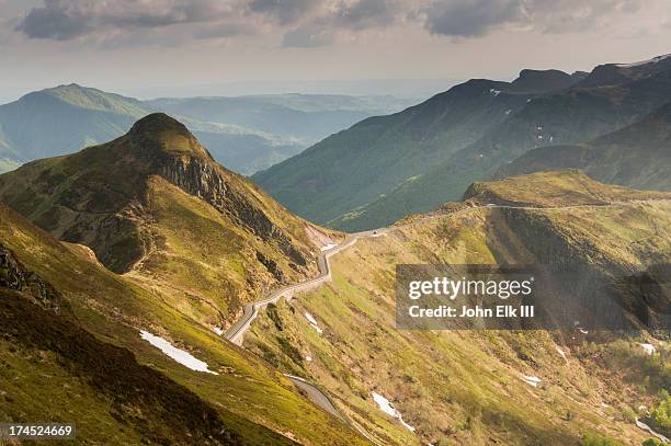 auvergne landscape from puy mary summit - cantal stockfoto's en -beelden