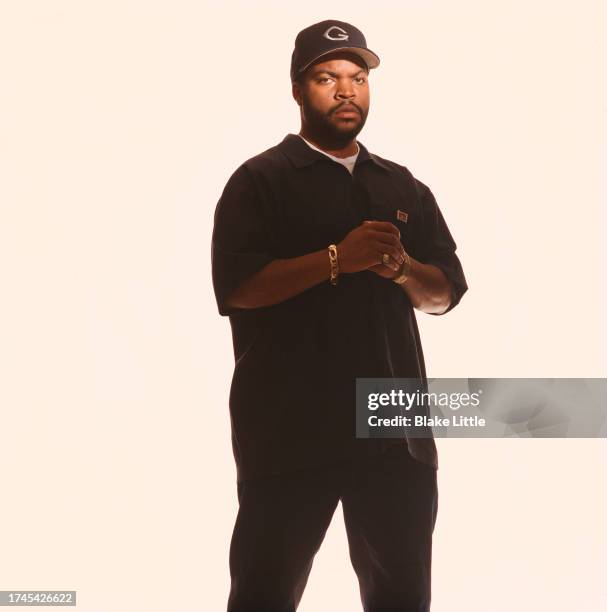 Ice Cube Rapper Magazine 348 Ice Cube Entertainer 90s Stock Photos, High-Res Pictures, and ...