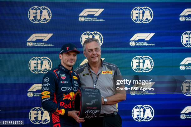 Max Verstappen, Red Bull Racing RB19 during qualifying ahead of the F1 Grand Prix of Japan at Suzuka International Racing Course on September 23,...