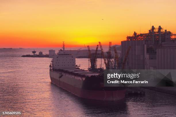 sunset at chiba port at tokyo bay - chiba city imagens e fotografias de stock