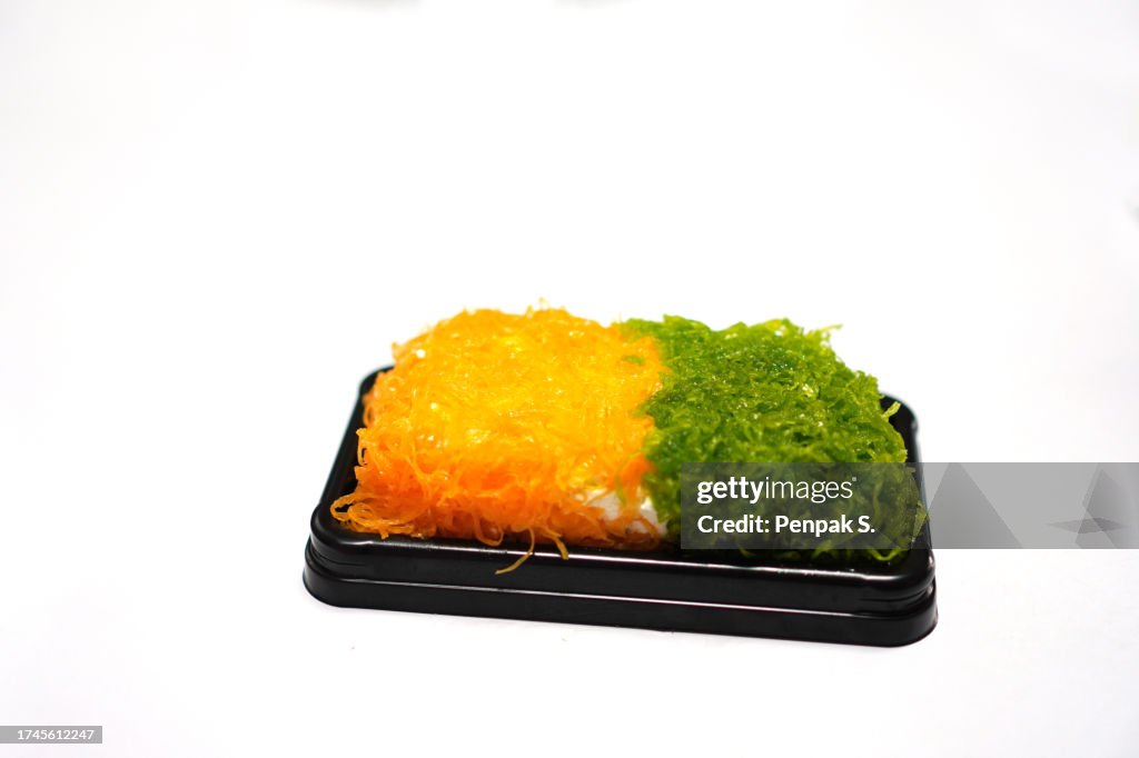 Thread Cake Gold Egg Yolk Thread Cakes Fios De Ovos In Plastic Box Thai Dessert ...