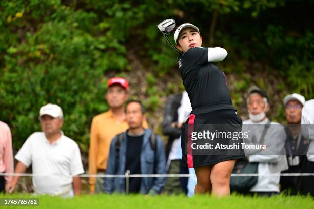 Miyuu Yamashita of Japan hits her tee shot on the 2nd hole during the second round of NOBUTA Group Masters GC Ladies at Masters Golf Club on October...