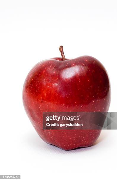 apple on white - red delicious stockfoto's en -beelden