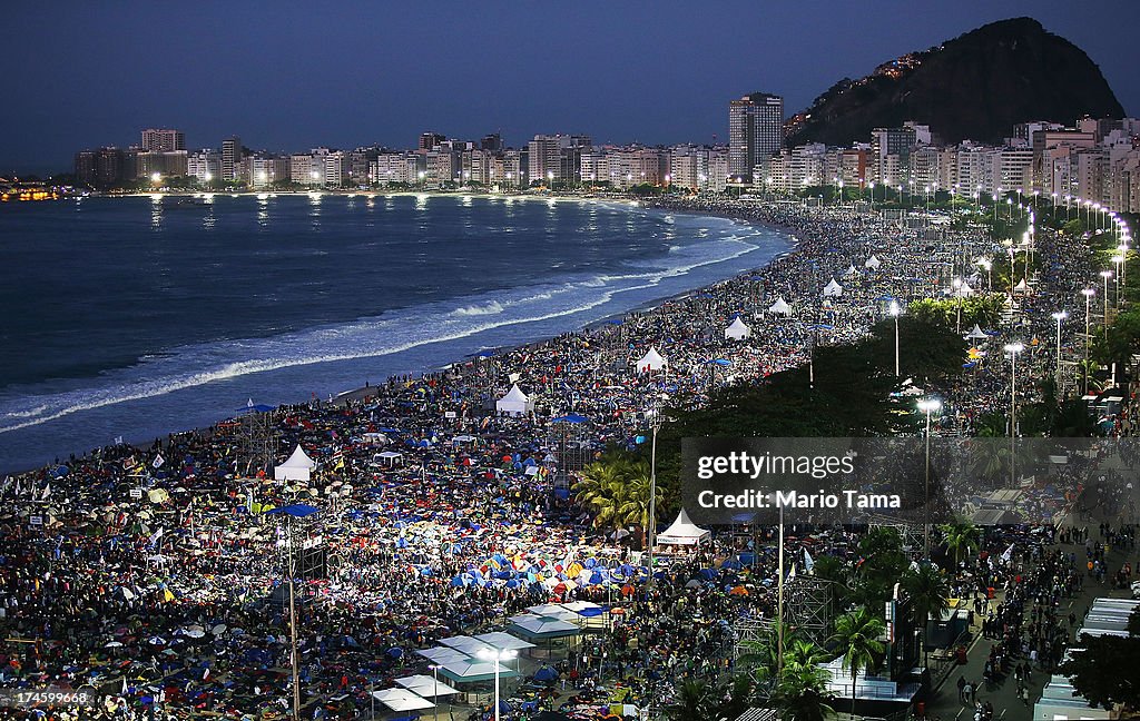 Pope Francis Celebrates Mass On Copacabana Beach 