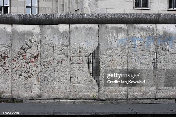 berlin wall - cold war stock pictures, royalty-free photos & images