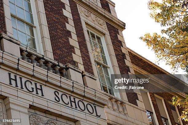 high school - edificio de escuela secundaria fotografías e imágenes de stock