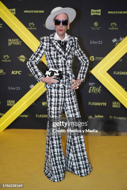 Edy Smol poses for a photo during the yellow carpet for the 'Eliot Awards 2023' at Expo Santa Fe MÈxico on October 19, 2023 in Mexico City, Mexico.