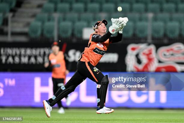 Beth Mooney of the Scorchers takes the catch to dismiss Bryony Smith of the Hurricanes during the WBBL match between Hobart Hurricanes and Perth...