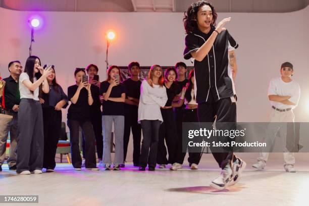 breakdance competition event. - dancing studio shot stock pictures, royalty-free photos & images