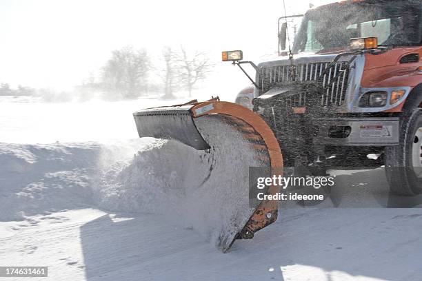 big charrue action - chasse neige photos et images de collection