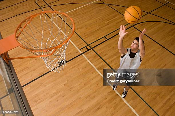 jugador de baloncesto - tiro libre encestar fotografías e imágenes de stock