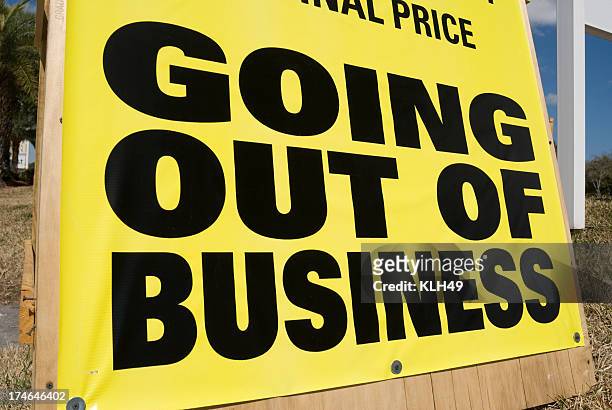 going out of business sign - business closing 個照片及圖片檔