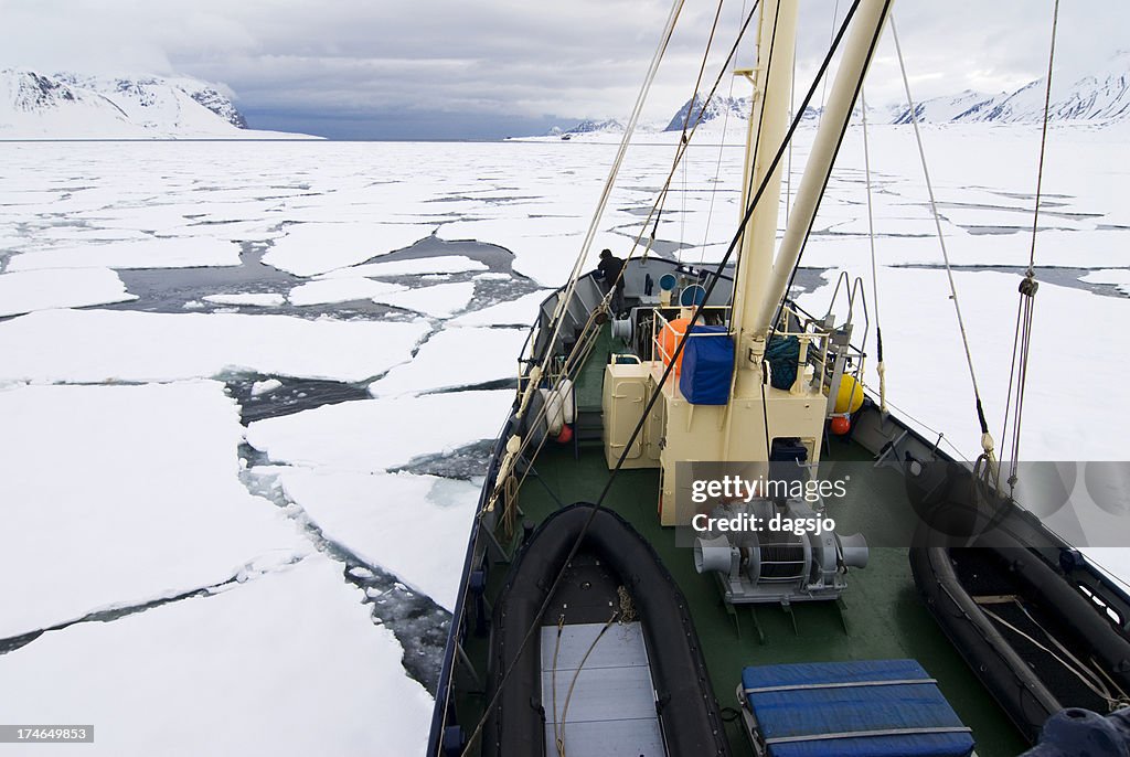 Break ice