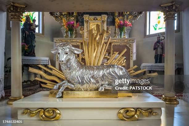 lamb of god in the half-timbered church in mechowo, poland - lamb of god stock pictures, royalty-free photos & images