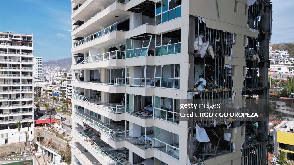 TOPSHOT-MEXICO-WEATHER-HURRICANE-OTIS