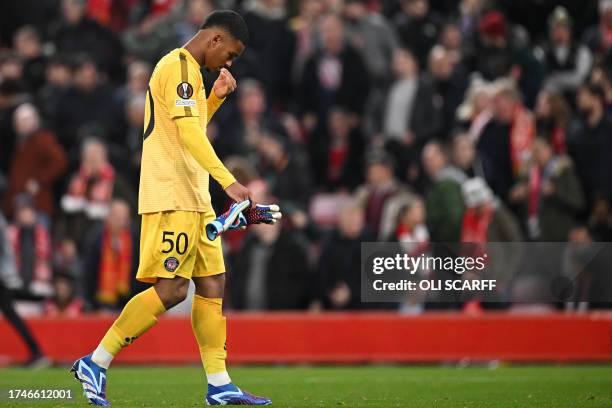 Toulouse's French goalkeeper Guillaume Restes wakls off the pitch at half-time during the UEFA Europa League group E football match between Liverpool...