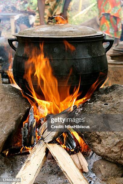 african pot - big cook 個照片及圖片檔