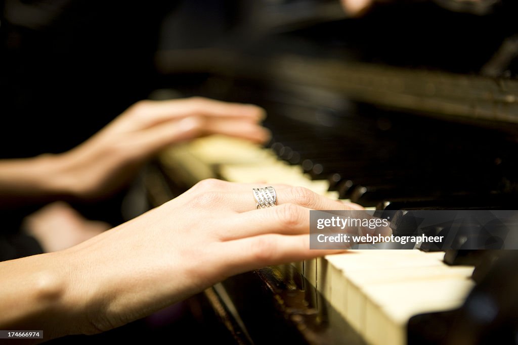 Tocando piano