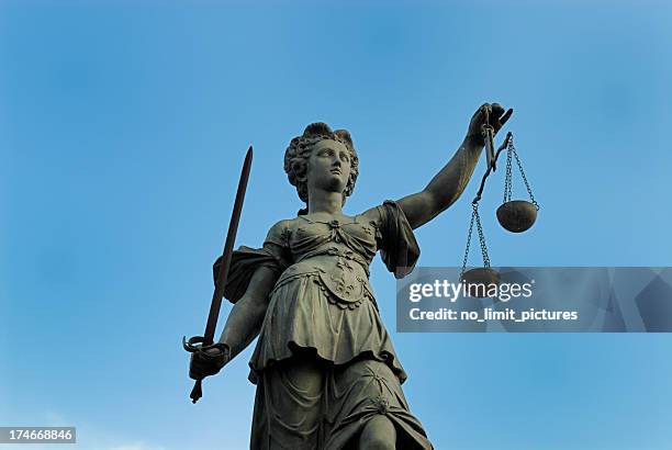 lady knox geyser - justitia-waage stock-fotos und bilder