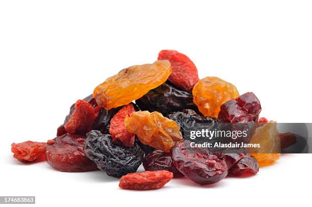 pila di bacche secca. - dried fruit foto e immagini stock