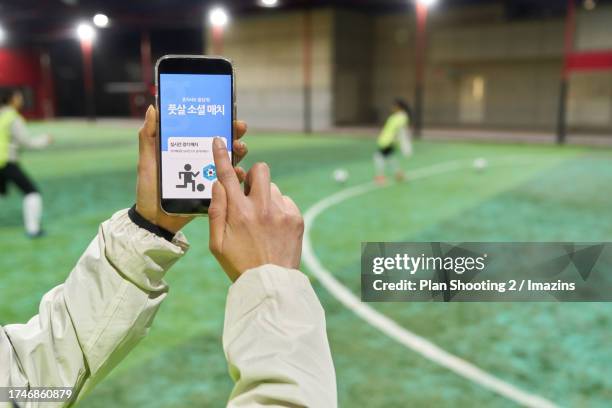 club, small group, korea, sports, women's soccer, women's futsal, moving activity, sports team, application, mobile app, real time - real time stock pictures, royalty-free photos & images